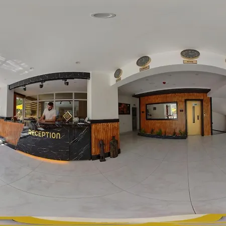 Hotel Far Life